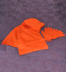 Вязаный комплект перчатки и шарф из шерсти оранжевый